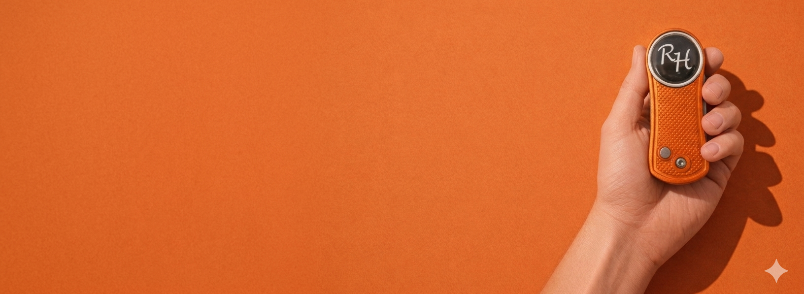 Personalisierte Pitchgabel in der Hand